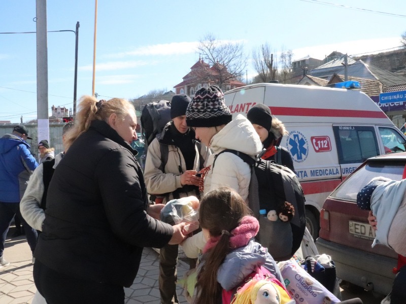 Asea Railean, Co-President of the Moldova Ecumenical Women’s Forum and volunteers helping Ukrainian refugees.